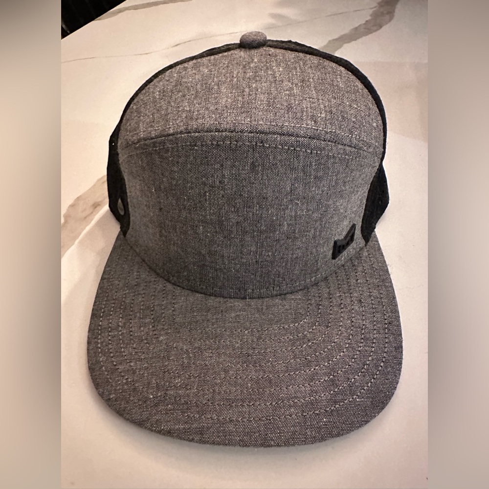 Melin hat